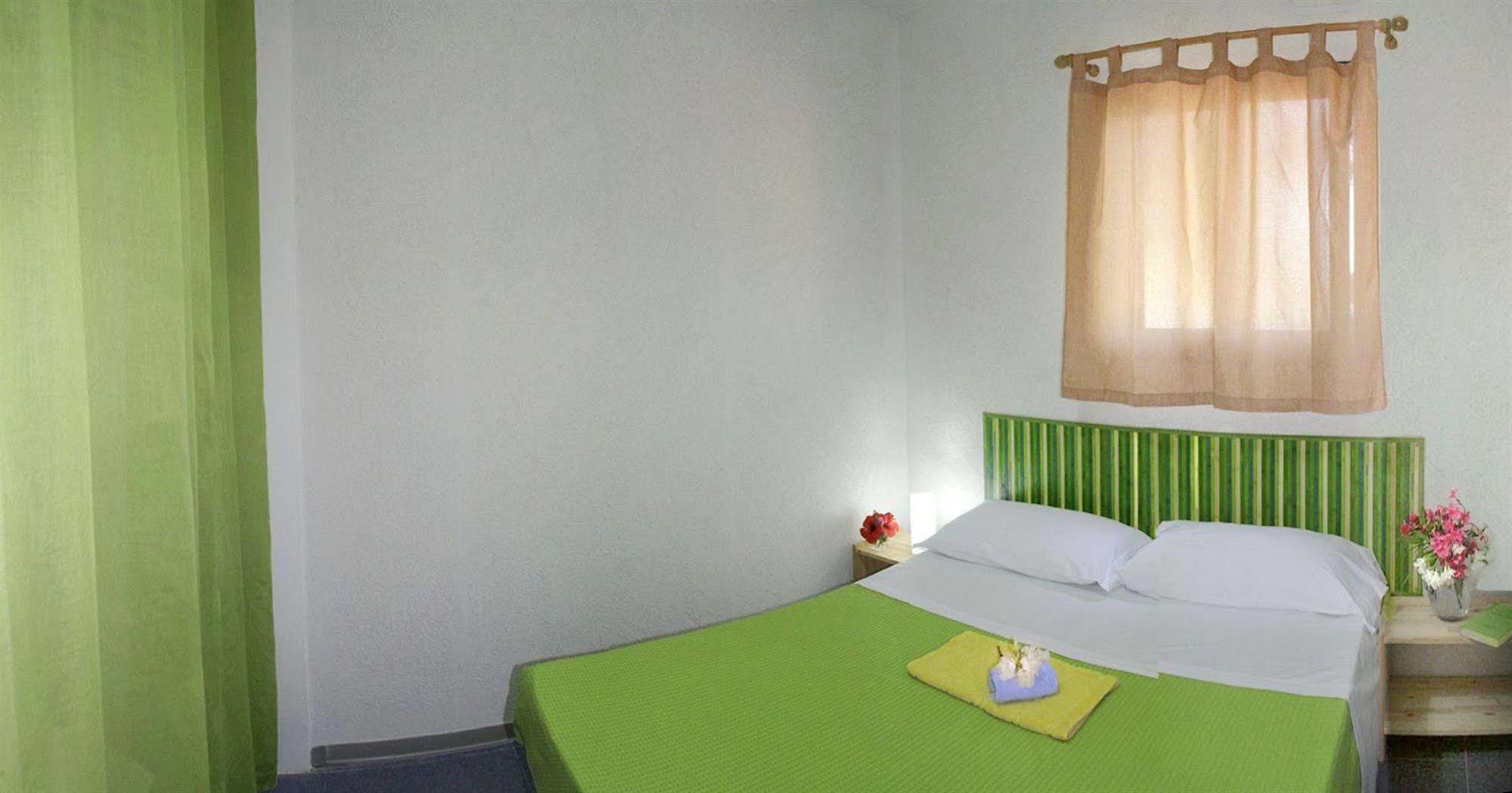 Camping Villaggio Lamaforca Torre Santa Sabina Kültér fotó
