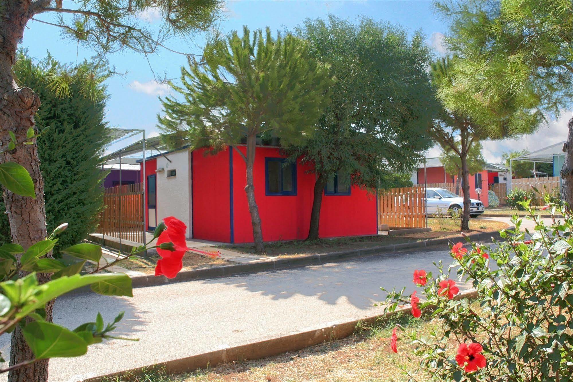 Camping Villaggio Lamaforca Torre Santa Sabina Kültér fotó